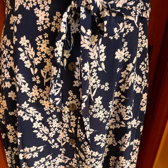 Calvin Klein Button-Up Navy/White Floral Shirt Dress w/waist tie, Sz 12, EUC - Picture 6 of 15